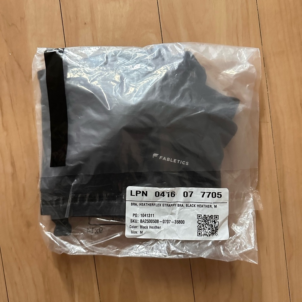 Fabletics Sports Bra - Picture 4 of 4